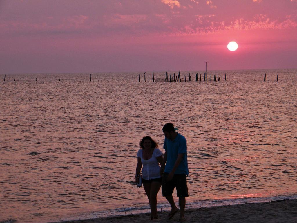 Sunset Beach Resort Cape Charles Exterior foto